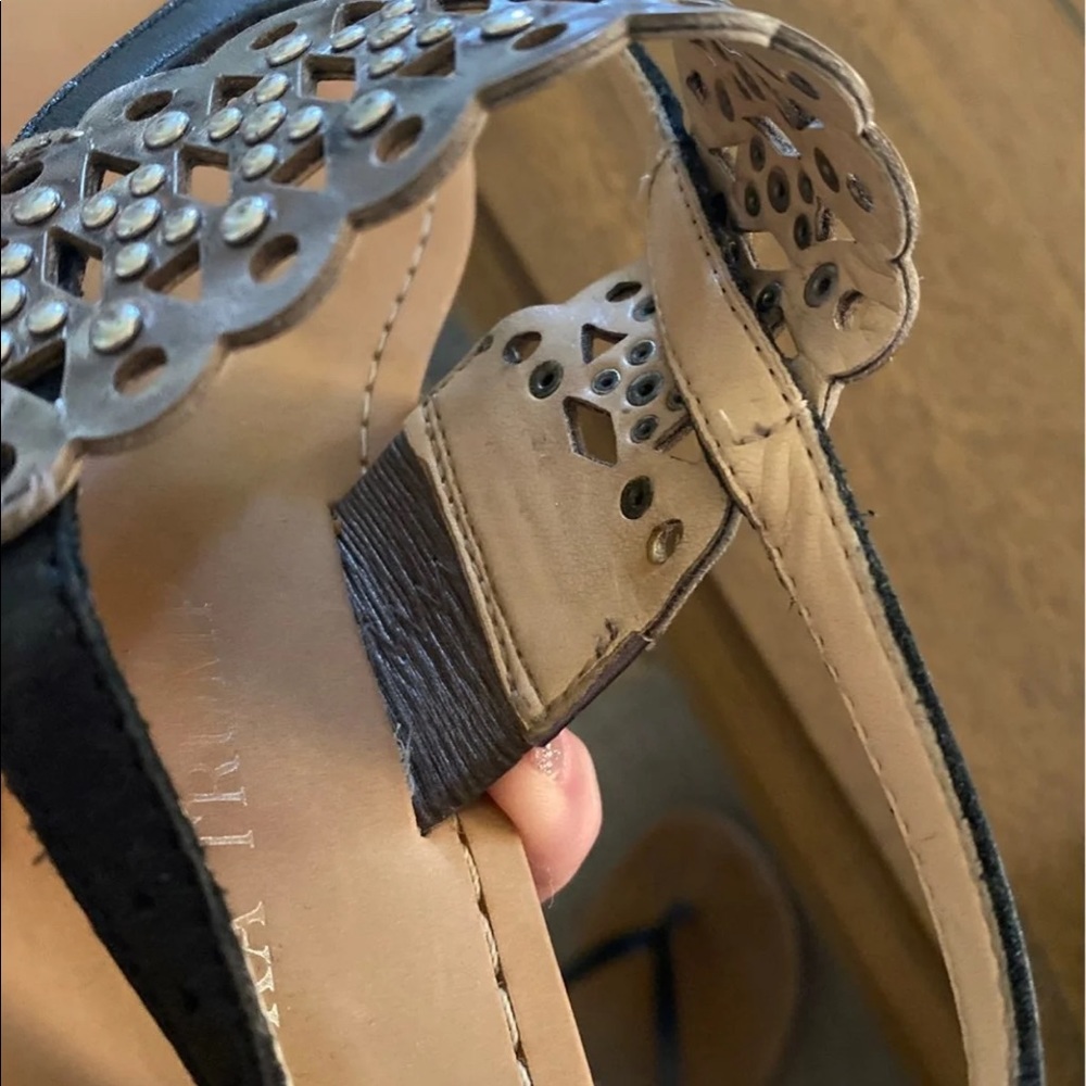 Sandals - Picture 3 of 5